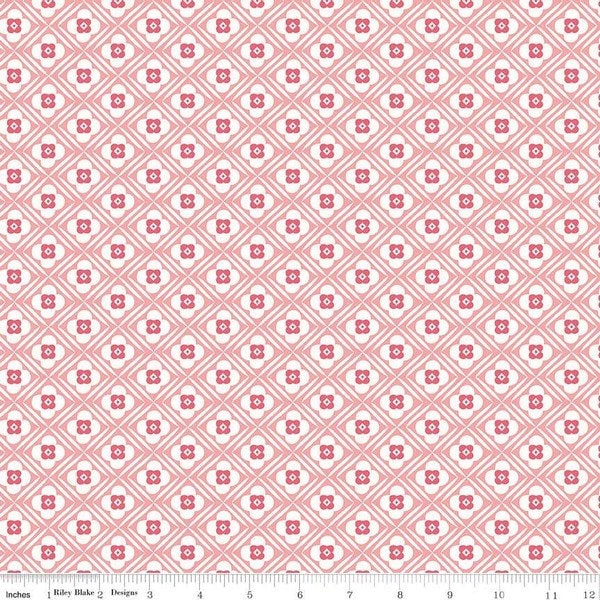 Granny Chic Fabric - By The Half Yard - BTHY - Pink Hugs - Lori Holt - Bee in my Bonnet - Riley Blake - C8511 PINK